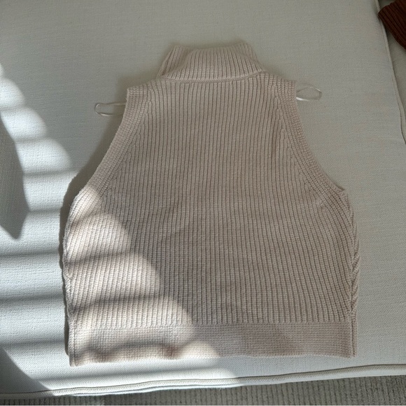 Zara short sleeve turtleneck - Picture 3 of 3